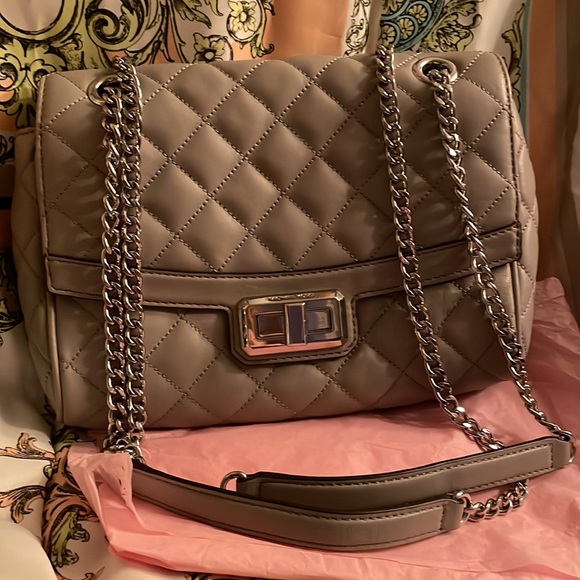Michael Kors Grey Quilted Soft Leather Sholder Bag.Pristine Condition.⚠️FIRM⚠️ - Picture 6 of 15